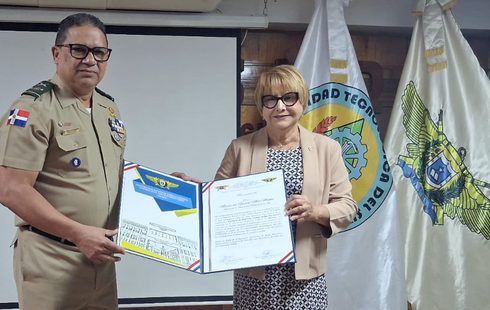 UNADE y UTESUR impulsan debate sobre seguridad y soberanía en Azua