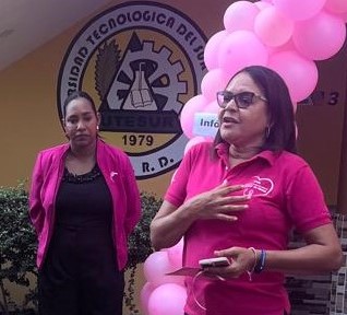 Llaman a prevenir cáncer de mama mediante controles a tiempo durante jornada en Utesur